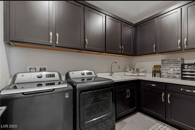 Building Photo - 2518 Veronella St