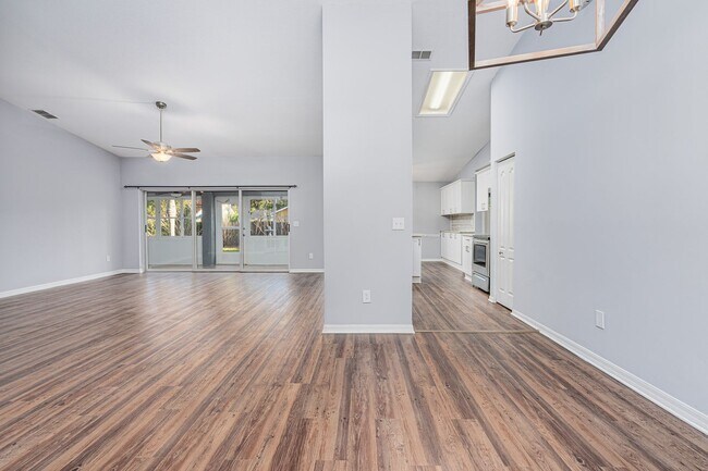 Building Photo - 3 Bedroom Port Orange Home