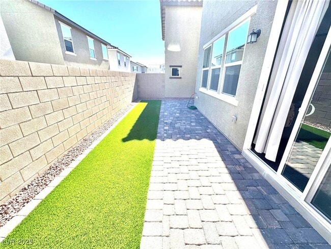 Building Photo - 9072 Vesey Ave