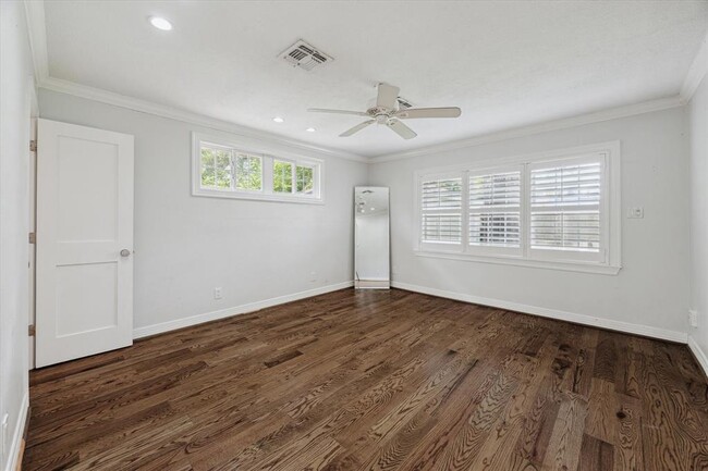 Building Photo - 1119 Grovewood Ln