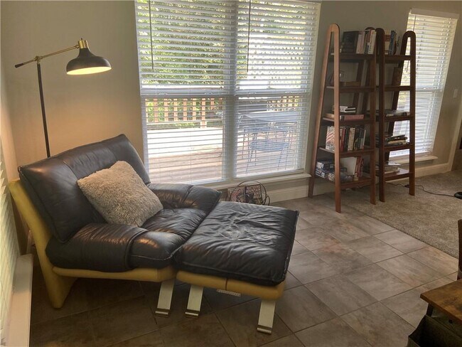 Building Photo - 15 Rillington Dr