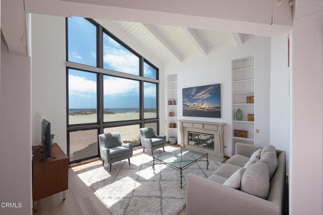 Building Photo - 3265 Ocean Dr