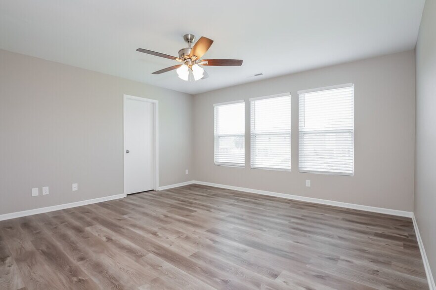 Building Photo - 316 Ranlo Ave