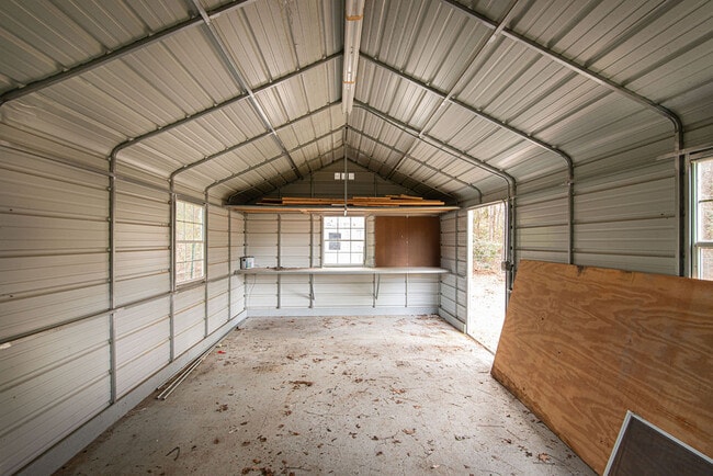 Building Photo - 203 Pineview Rd