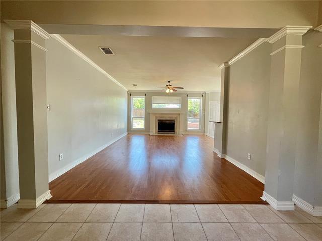 Building Photo - 8117 Sunscape Ln S