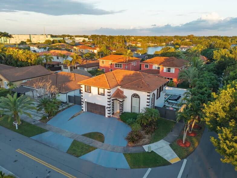 Building Photo - 5161 SW 159th Ct