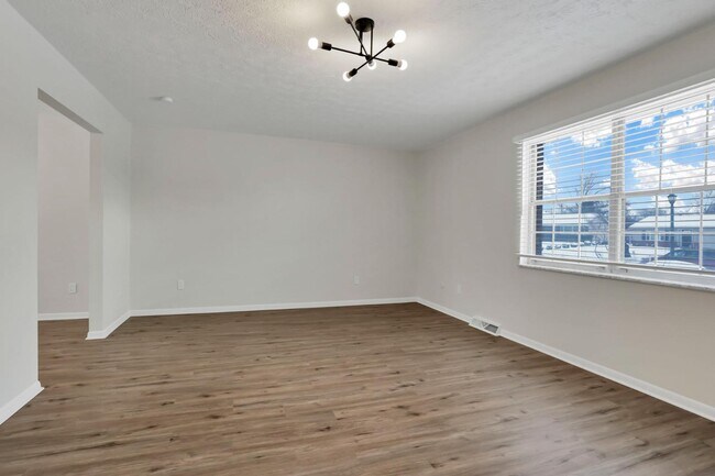 Building Photo - 3080 Pine Valley Rd