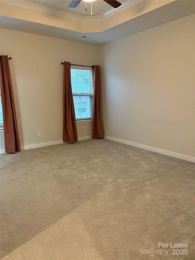 Building Photo - 1708 Town Oak Ln