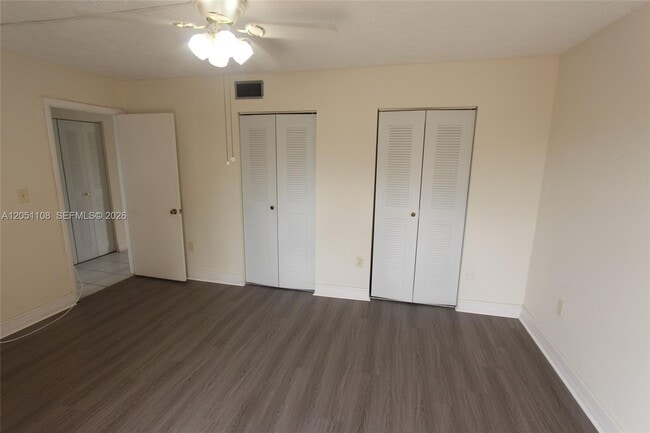 Building Photo - 1655 W 44th Pl