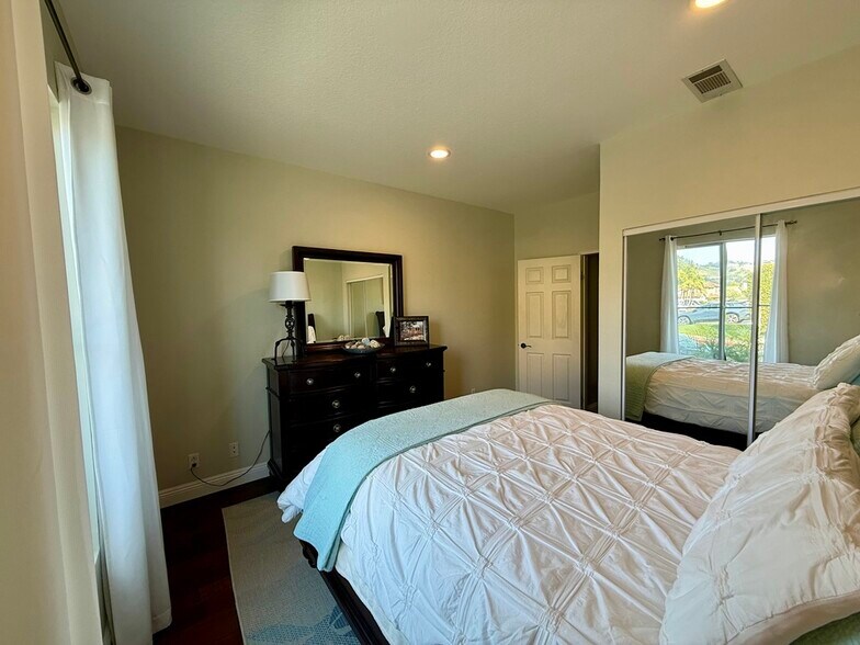 Building Photo - 26341 Via Corrizo