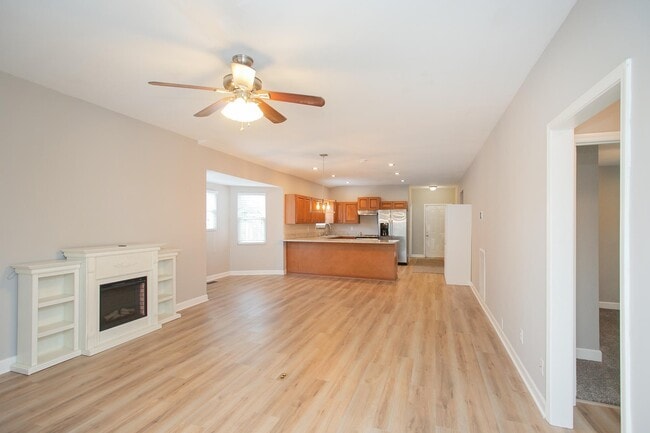 Building Photo - 1014 Douglas Ave