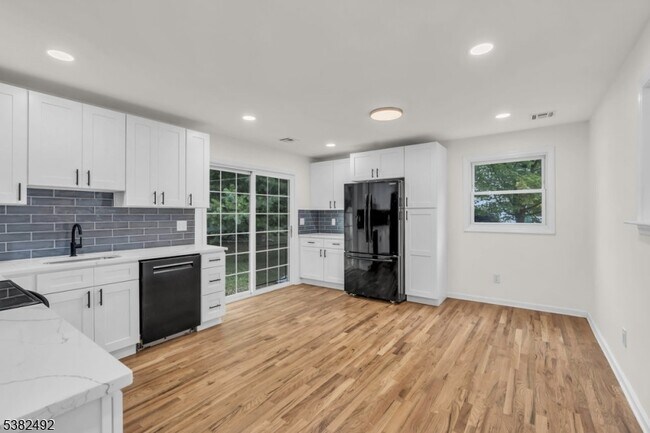 Building Photo - 55 Orchard Dr