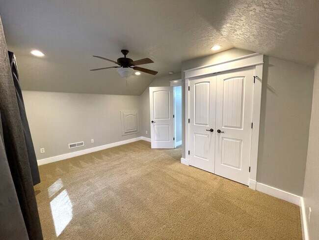 Building Photo - Gorgeous 4 bed 3 bath home in Meridian, ju...