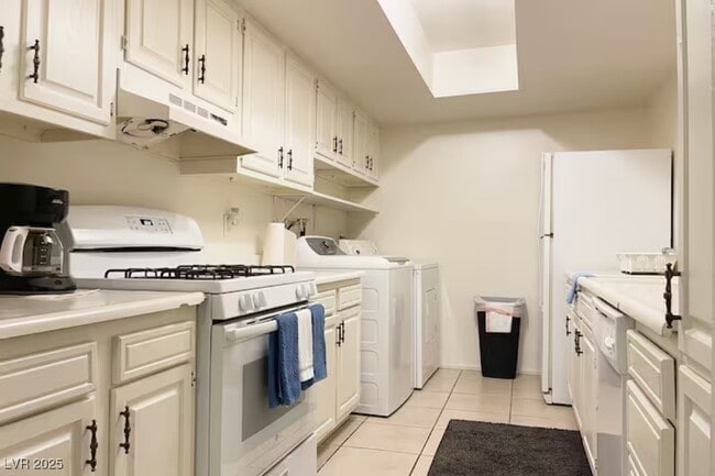 Building Photo - 4650 Koval Ln