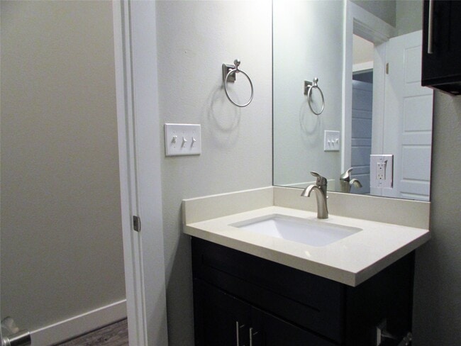 Building Photo - 3249 Dixie Dr