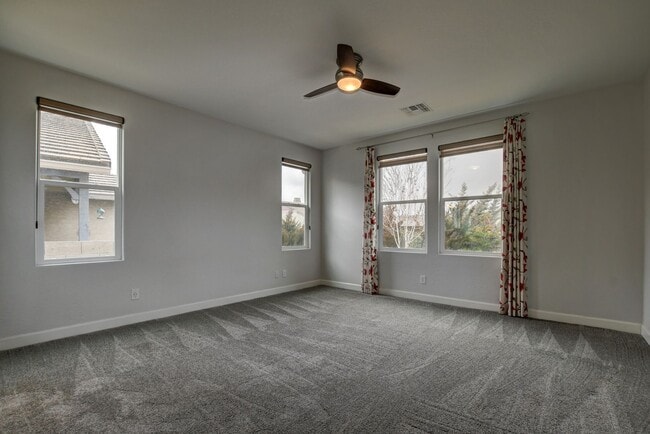 Building Photo - Well Appointed Home for Rent in Astoria!