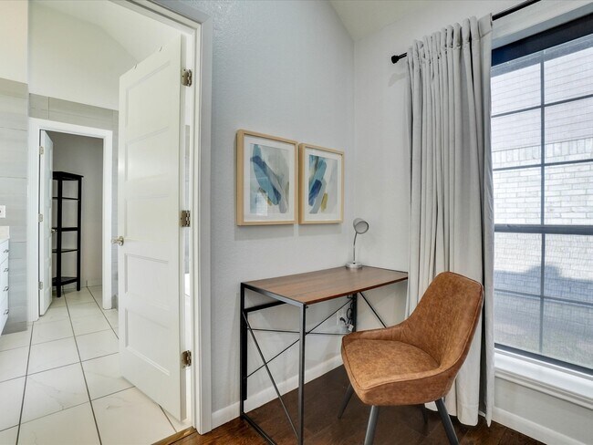 Building Photo - 4219 Bendwood Ln