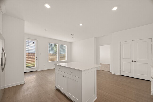 Building Photo - 2511 American Ruby Dr