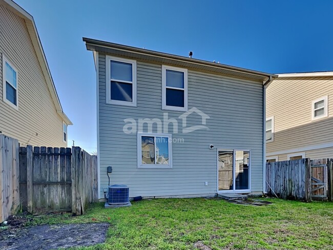 Building Photo - 4954 Bishop Green Ln