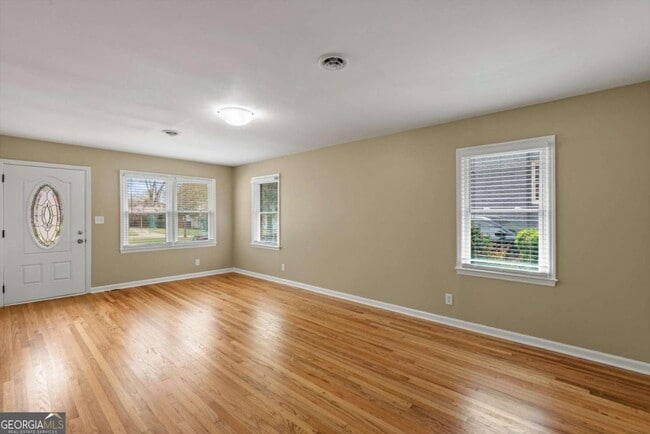 Building Photo - 628 S Evelyn Pl NW