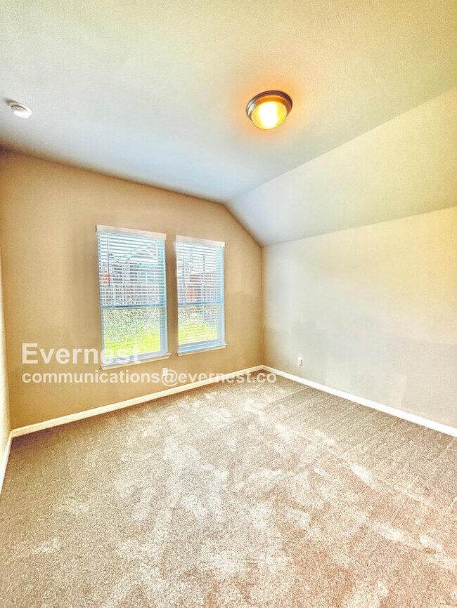 Building Photo - 2412 Bathwick Ln
