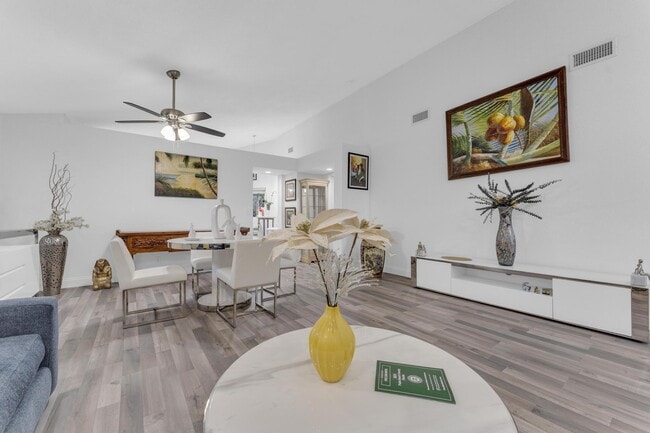 Building Photo - 11120 Sangria Ct