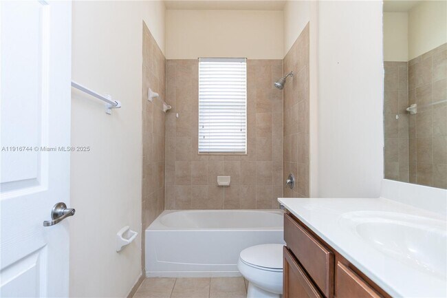 Building Photo - 9036 SW 170th Pl