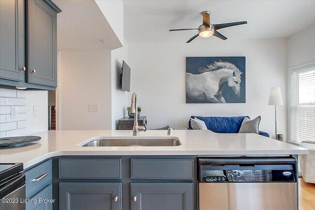 Building Photo - 10605 Meeting St