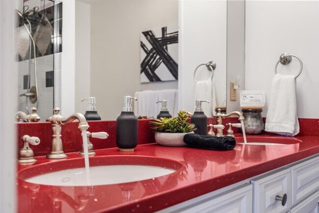 Building Photo - 210 Raceday Center Dr