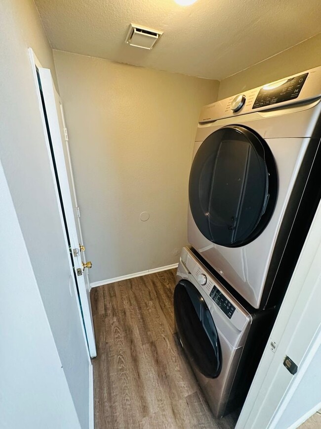 Building Photo - Coming Soon! 3 bedroom Murrieta home for L...