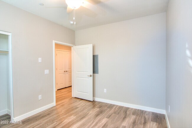 Building Photo - 2245 N Dayton St