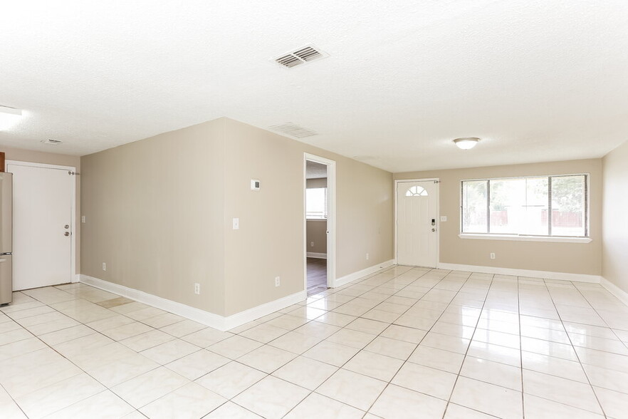 Building Photo - 11075 Bluehill Dr
