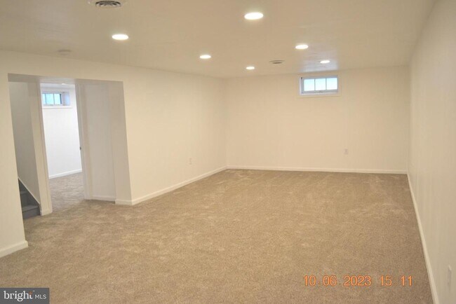 Building Photo - 1407 Gordon Dr