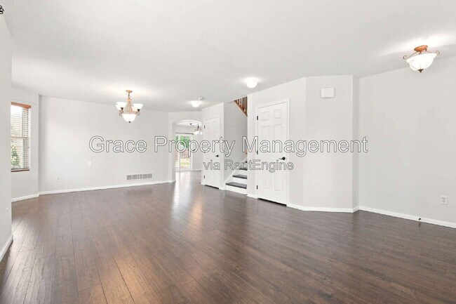 Building Photo - 2057 Alpine Dr
