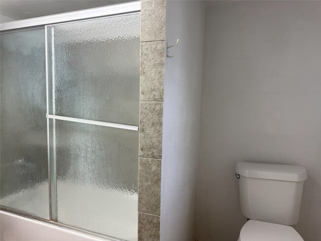 Building Photo - 723-727 W 27th St