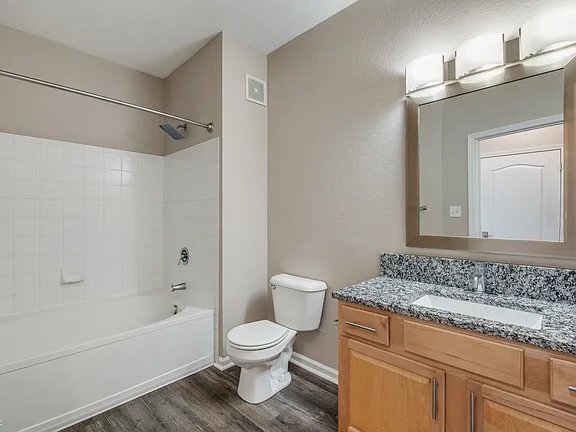 Building Photo - 12926 University Crescent