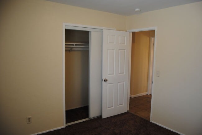 Building Photo - 520 Delfino Ln