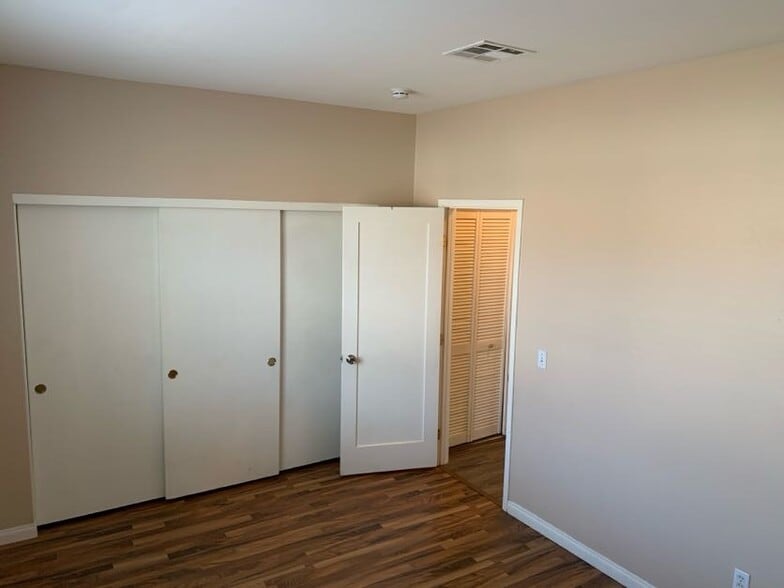 Building Photo - 1205 Simms Ave