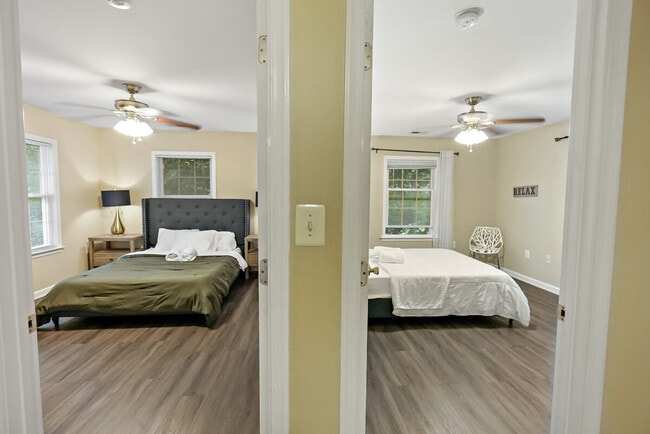 Building Photo - 9 S Walter Reed Dr