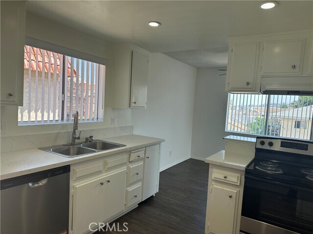 Building Photo - 939 S Cabrillo Ave