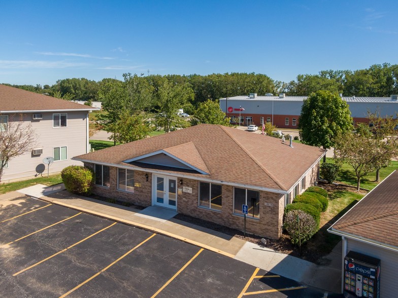 Primary Photo - Ashford Apartments