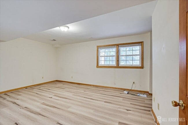 Building Photo - 23 Cardownie St