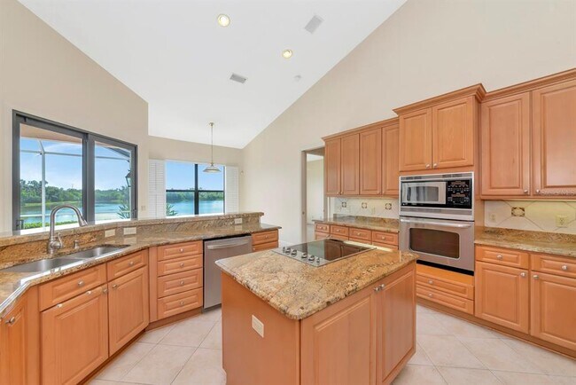 Building Photo - 2012 Island Estates Dr