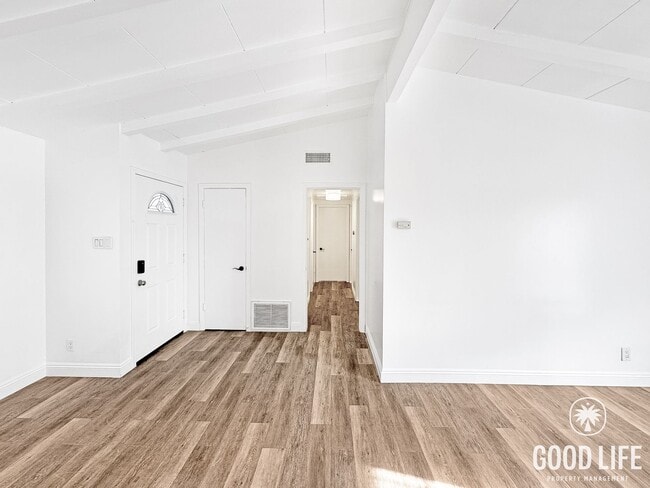 Building Photo - Spacious 4-Bed, 2-Bath Anaheim Duplex with Modern Amenities & Large Backyard + Assigned Parking