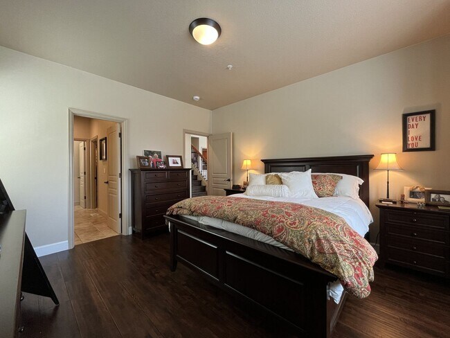 Building Photo - Charming 3 Bedroom Villebois Home with Loft, A/C, Designer Finishes and Community Pool!