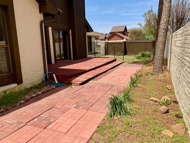 Building Photo - 3800 Havenbrook Cir