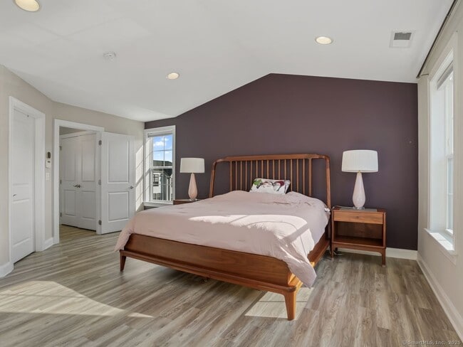 Building Photo - 22 Brentwood Cir