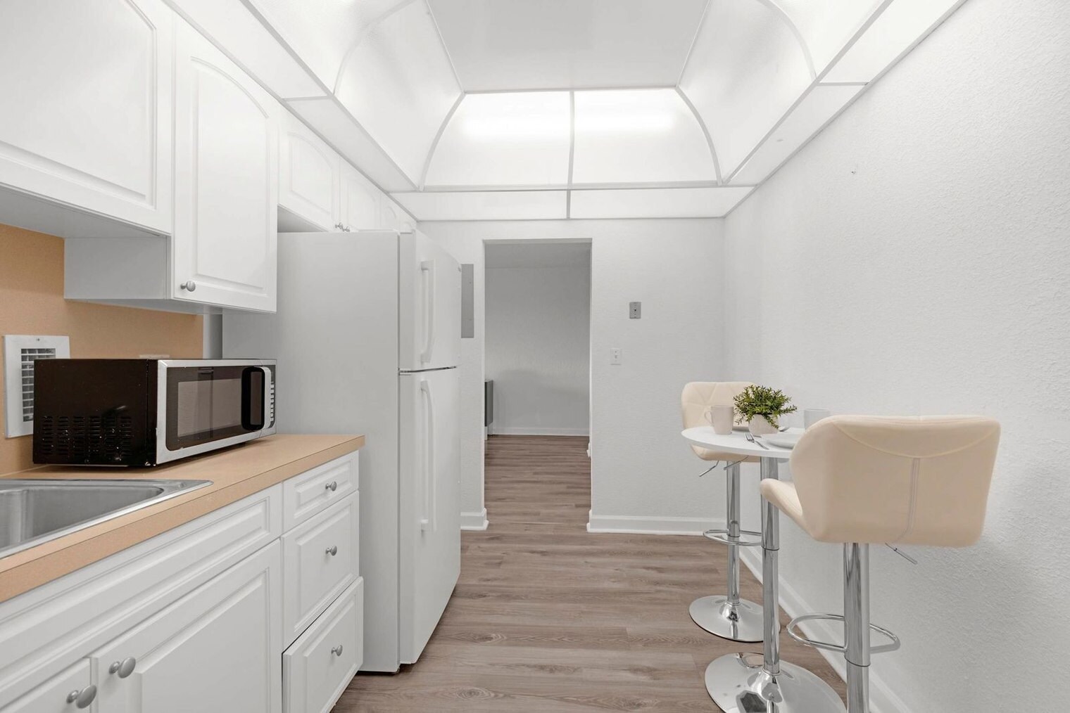 Building Photo - 4001 S Ocean Dr