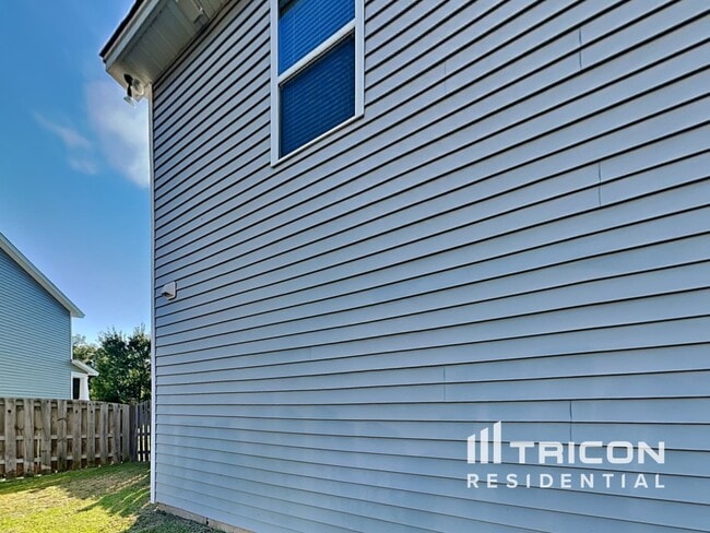 Building Photo - 216 Whispering Oak Ln