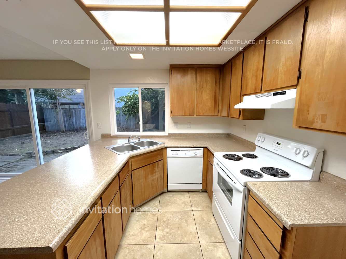 Building Photo - 2250 Sandcastle Way